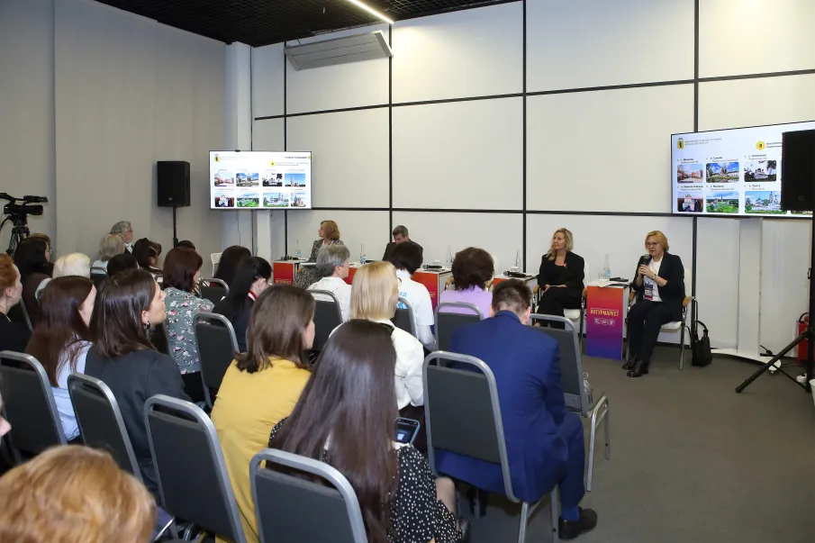 В Нижнем Новгороде на выставке-форуме «Интурмаркет» обсудили развитие автотуризма в России